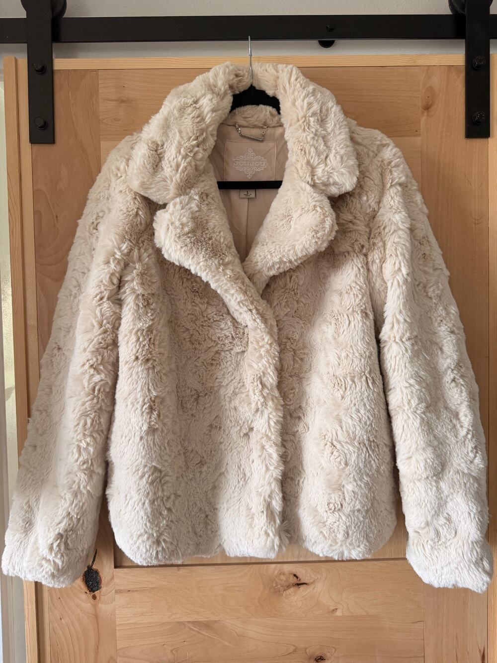 JouJou Women’s Faux Fur Coat Cream Ivory Plush Statement Coat Size L Worn Once
